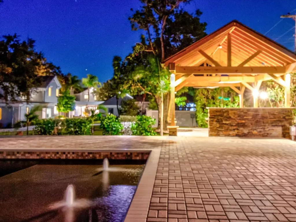 518 Riverside Drive Tarpon Springs FL 34689
