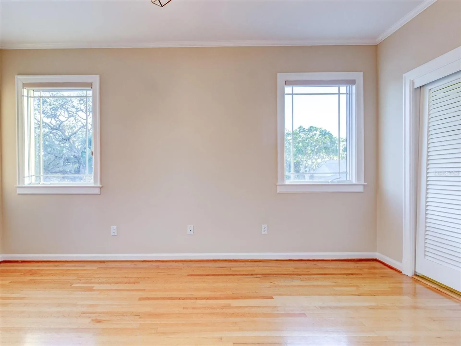 518 Riverside Drive Tarpon Springs FL 34689