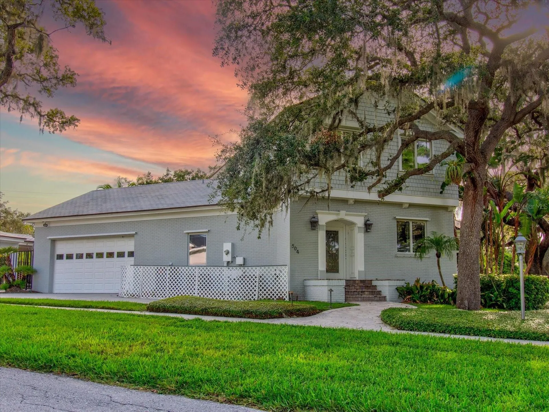 518 Riverside Drive Tarpon Springs FL 34689