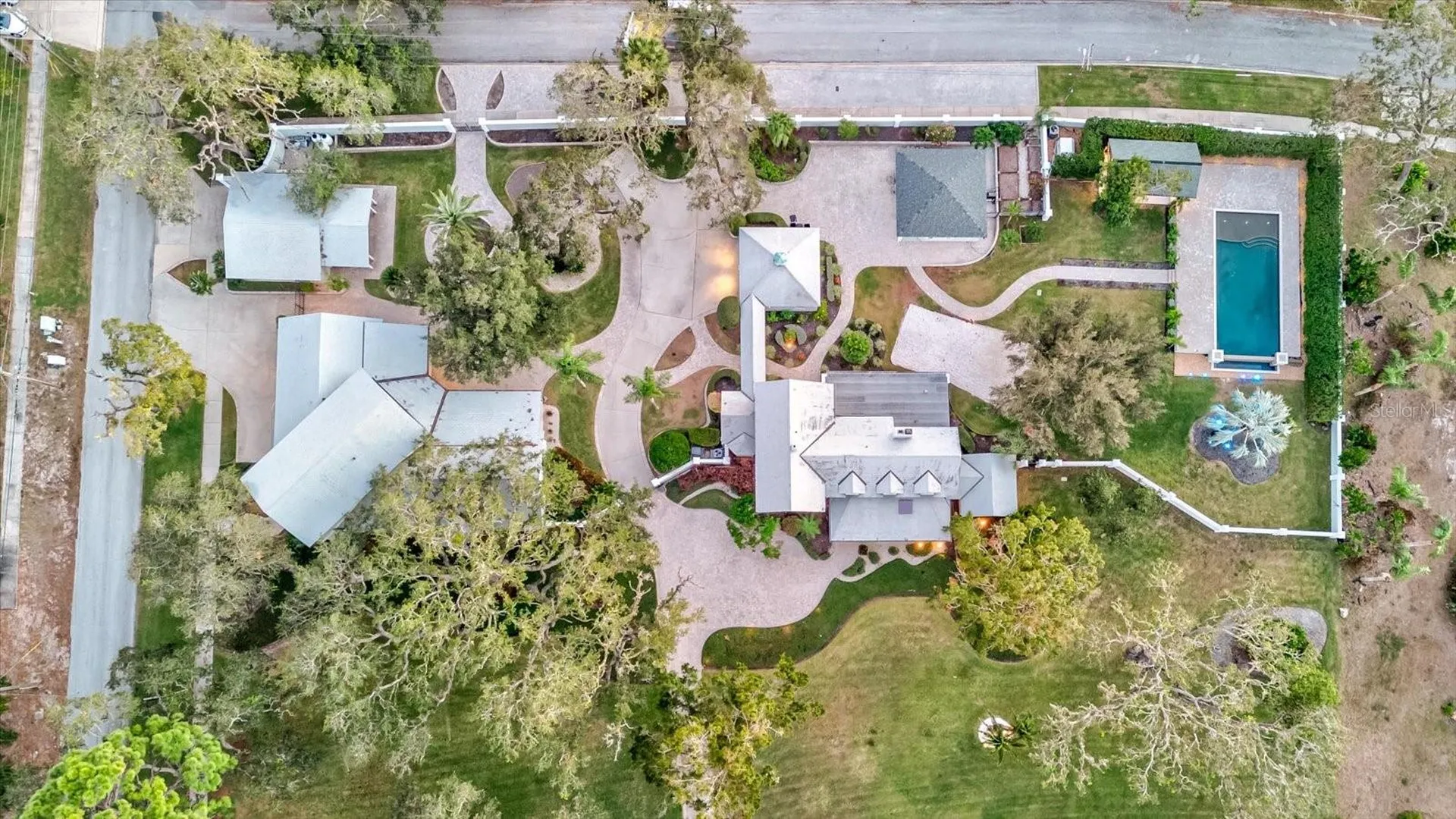 518 Riverside Drive Tarpon Springs FL 34689