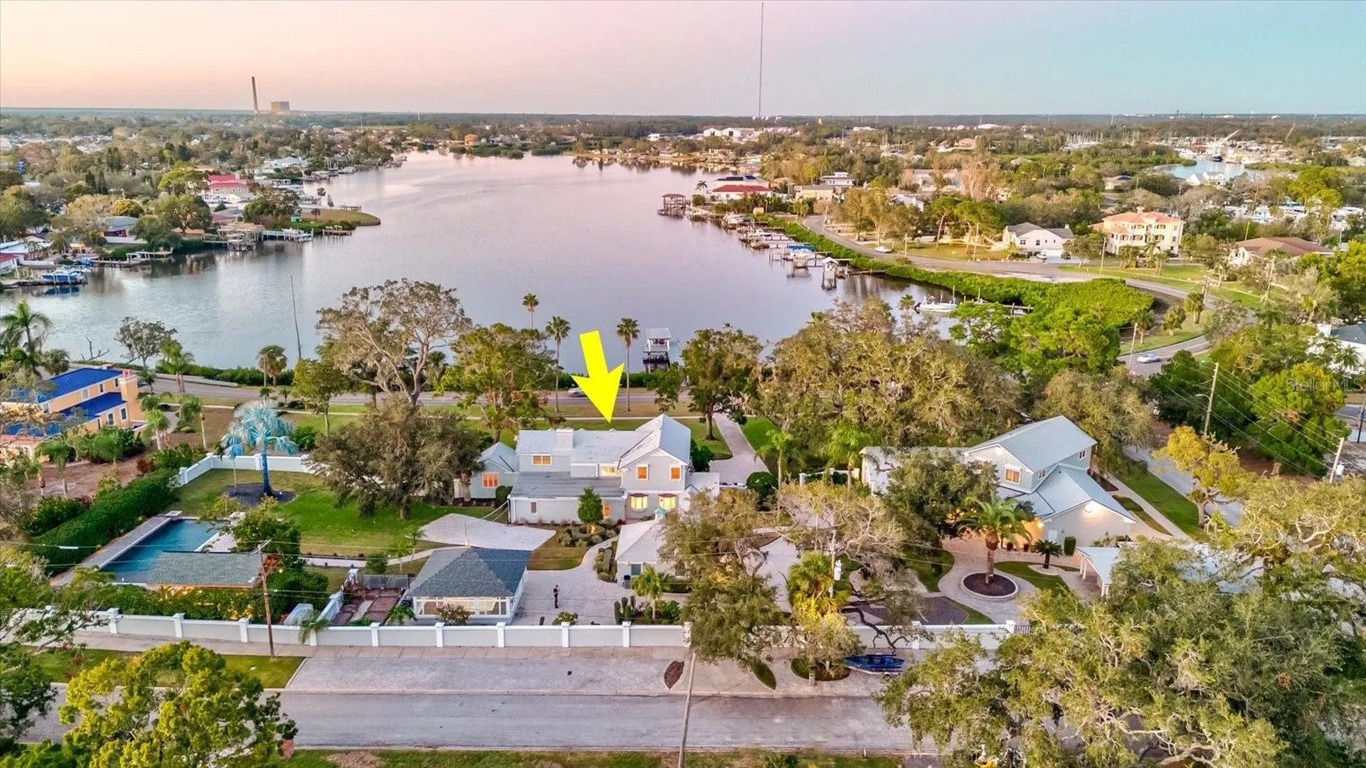 518 Riverside Drive Tarpon Springs FL 34689