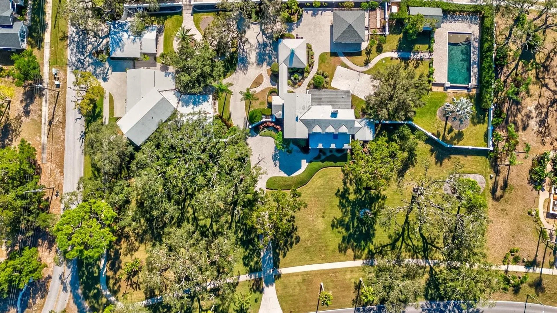 518 Riverside Drive Tarpon Springs FL 34689