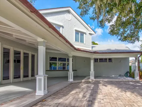 518 Riverside Drive Tarpon Springs FL 34689