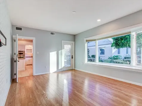 518 Riverside Drive Tarpon Springs FL 34689