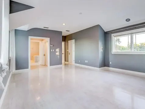 518 Riverside Drive Tarpon Springs FL 34689
