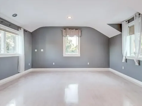 518 Riverside Drive Tarpon Springs FL 34689