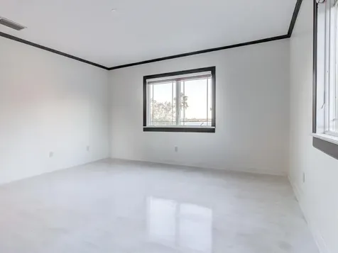 518 Riverside Drive Tarpon Springs FL 34689