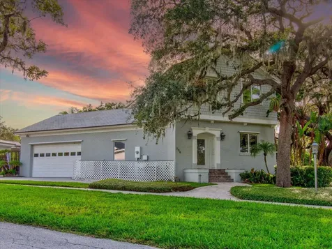 518 Riverside Drive Tarpon Springs FL 34689