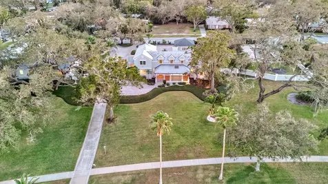 518 Riverside Drive Tarpon Springs FL 34689