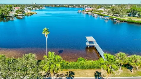 518 Riverside Drive Tarpon Springs FL 34689
