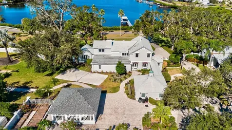 518 Riverside Drive Tarpon Springs FL 34689