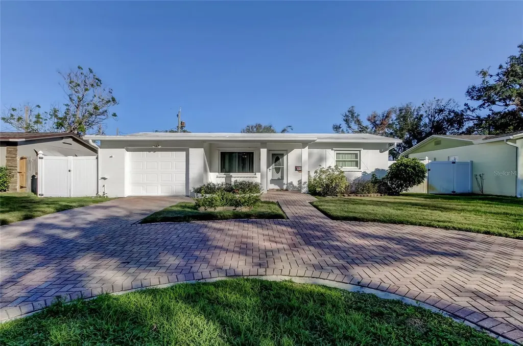 8495 109th Street Seminole FL 33772