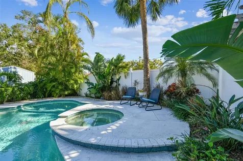 311 N Bradford Avenue Tampa FL 33609