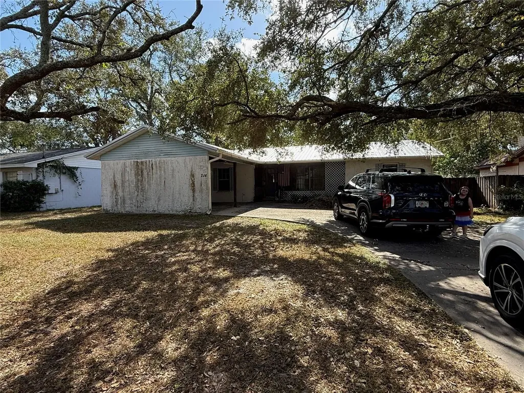 214 W 109th Avenue Tampa FL 33612