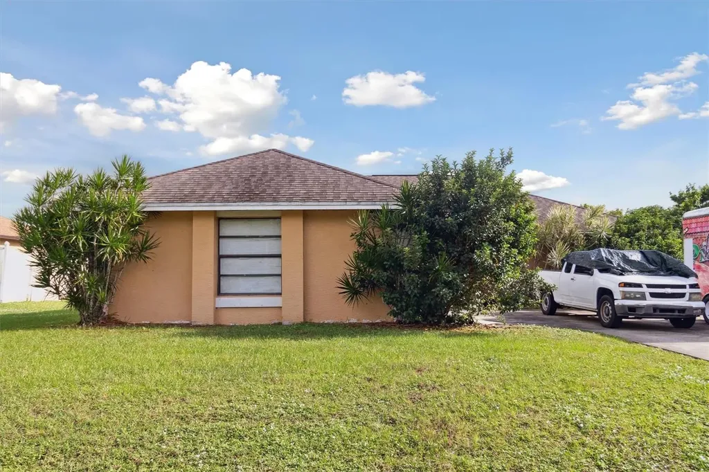 300 Hammock Road SE Palm Bay FL 32909