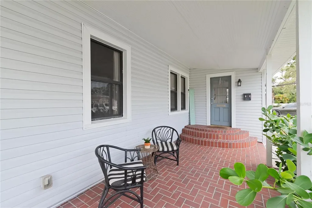916 W Candlewood Avenue Tampa FL 33603