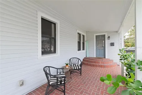 916 W Candlewood Avenue Tampa FL 33603