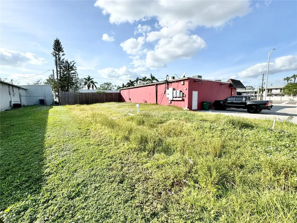 3080 Bee Ridge Road Sarasota FL 34239