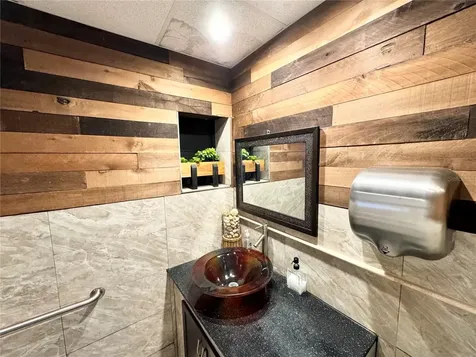 3080 Bee Ridge Road Sarasota FL 34239