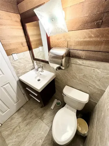 3080 Bee Ridge Road Sarasota FL 34239