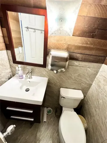 3080 Bee Ridge Road Sarasota FL 34239