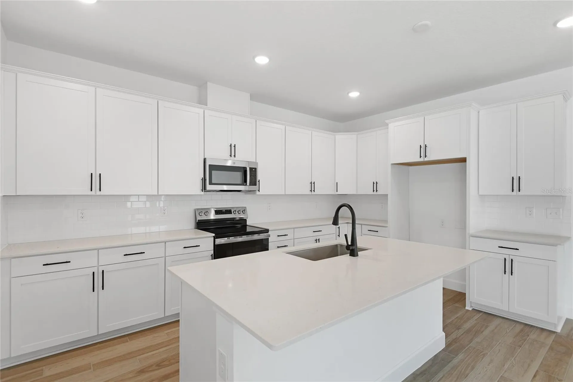 4060 Bannock Avenue Tavares FL 32778