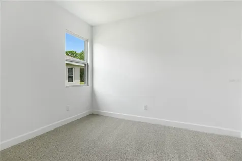 4060 Bannock Avenue Tavares FL 32778
