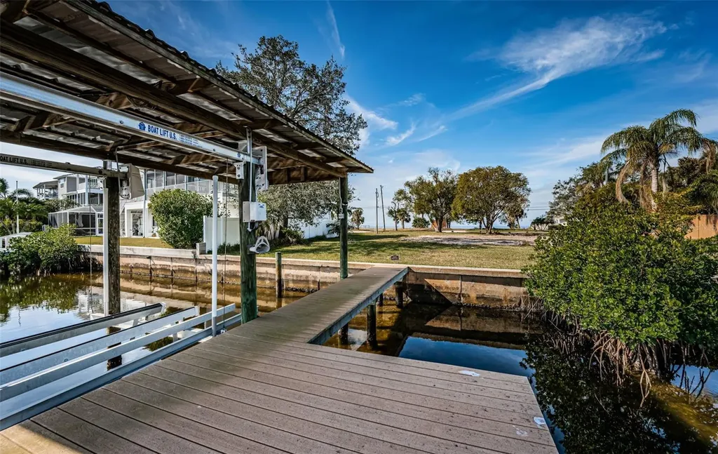 624 N Mayo Street Crystal Beach FL 34681