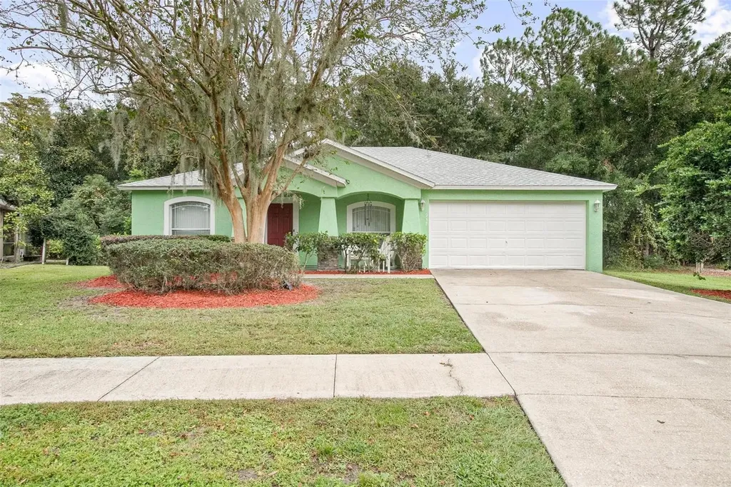 937 Lake Lindley Drive N Deland FL 32724