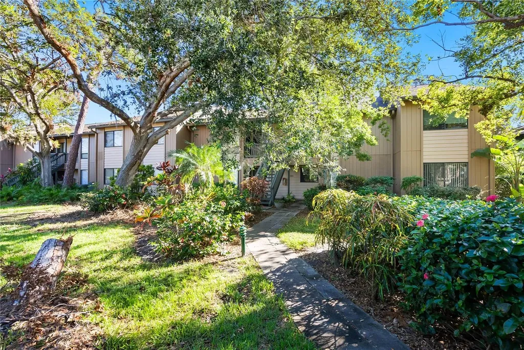 1717 Pelican Cove Road Sarasota FL 34231