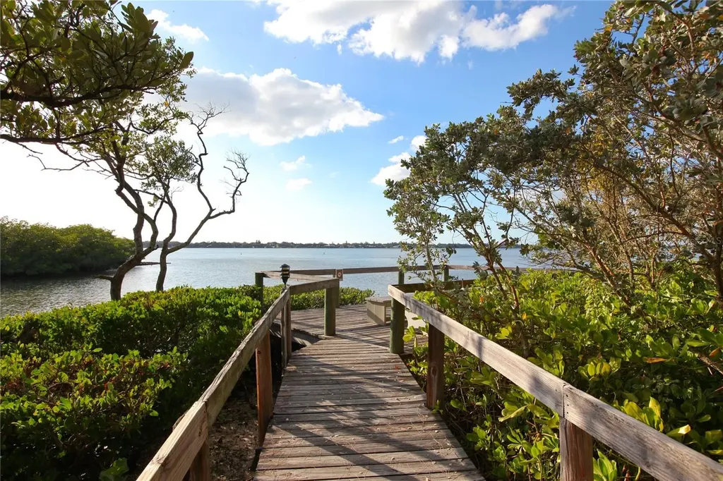 1717 Pelican Cove Road Sarasota FL 34231