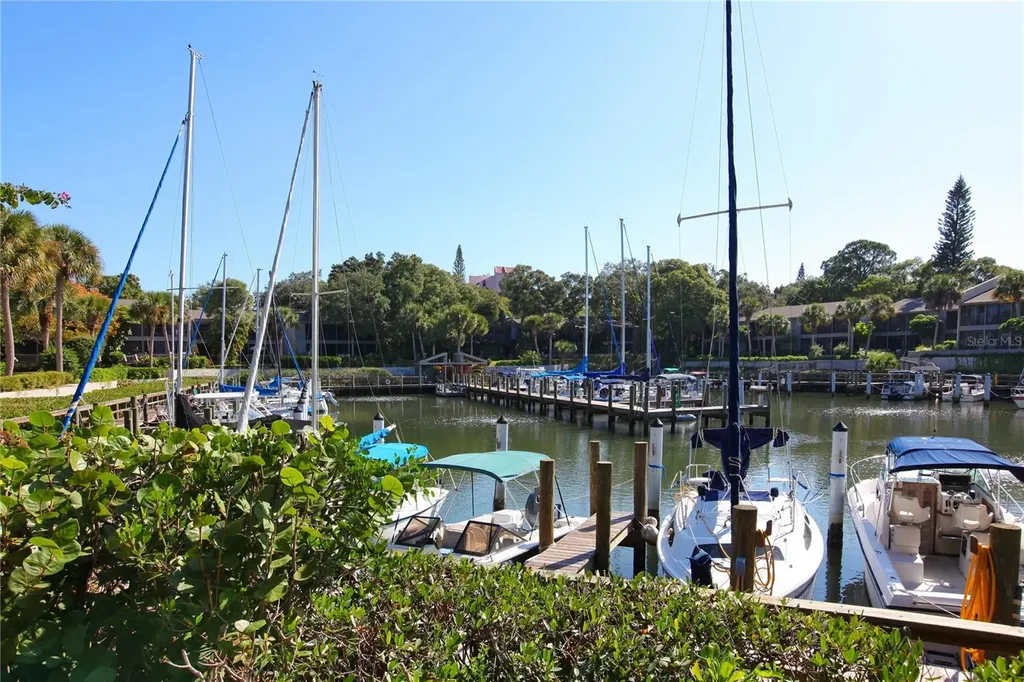 1717 Pelican Cove Road Sarasota FL 34231