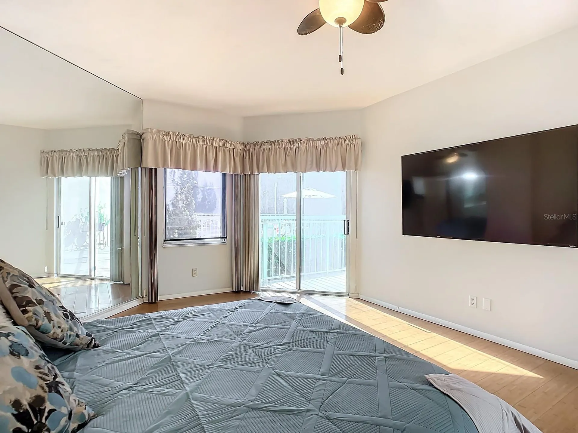 4 Oceans West Boulevard Daytona Beach FL 32118