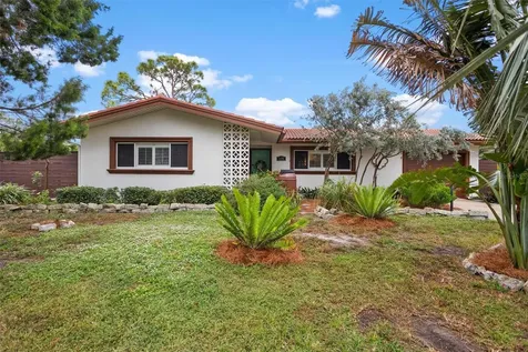 1699 Alcazar Way S St Petersburg FL 33712