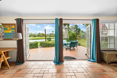 1699 Alcazar Way S St Petersburg FL 33712