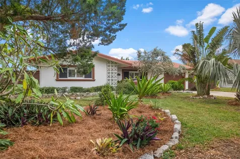 1699 Alcazar Way S St Petersburg FL 33712