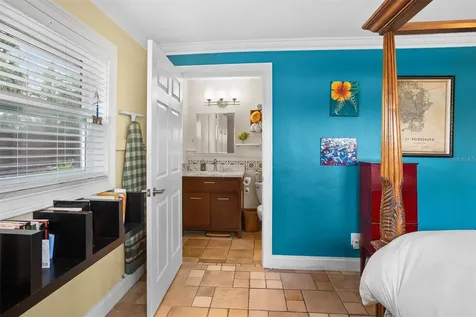 1699 Alcazar Way S St Petersburg FL 33712