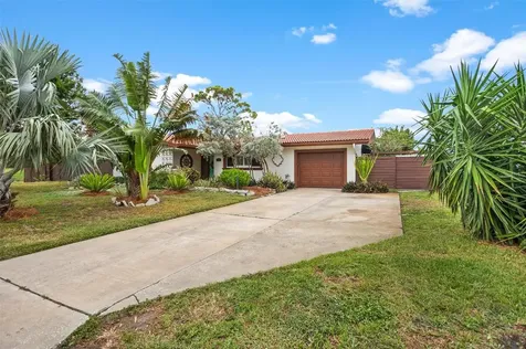 1699 Alcazar Way S St Petersburg FL 33712