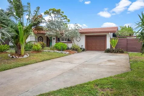 1699 Alcazar Way S St Petersburg FL 33712
