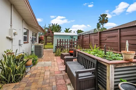 1699 Alcazar Way S St Petersburg FL 33712