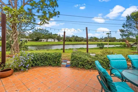 1699 Alcazar Way S St Petersburg FL 33712