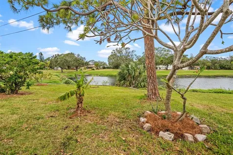 1699 Alcazar Way S St Petersburg FL 33712