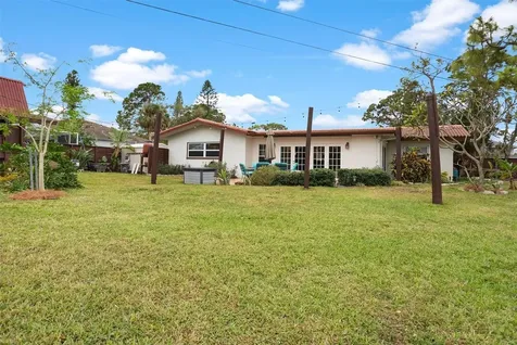 1699 Alcazar Way S St Petersburg FL 33712
