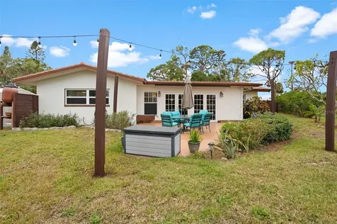 1699 Alcazar Way S St Petersburg FL 33712