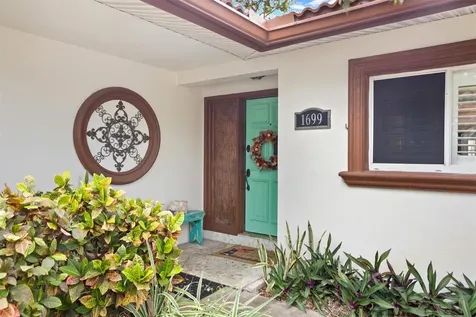 1699 Alcazar Way S St Petersburg FL 33712