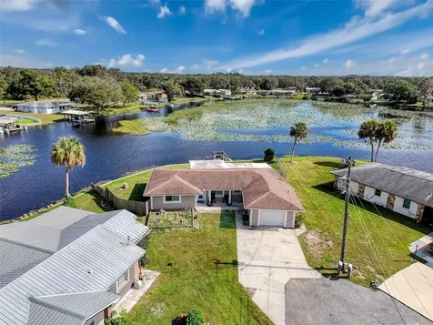 2 S Lunar Terrace Inverness FL 34450