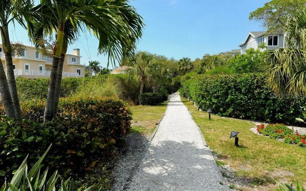619 Cedars Court Longboat Key FL 34228