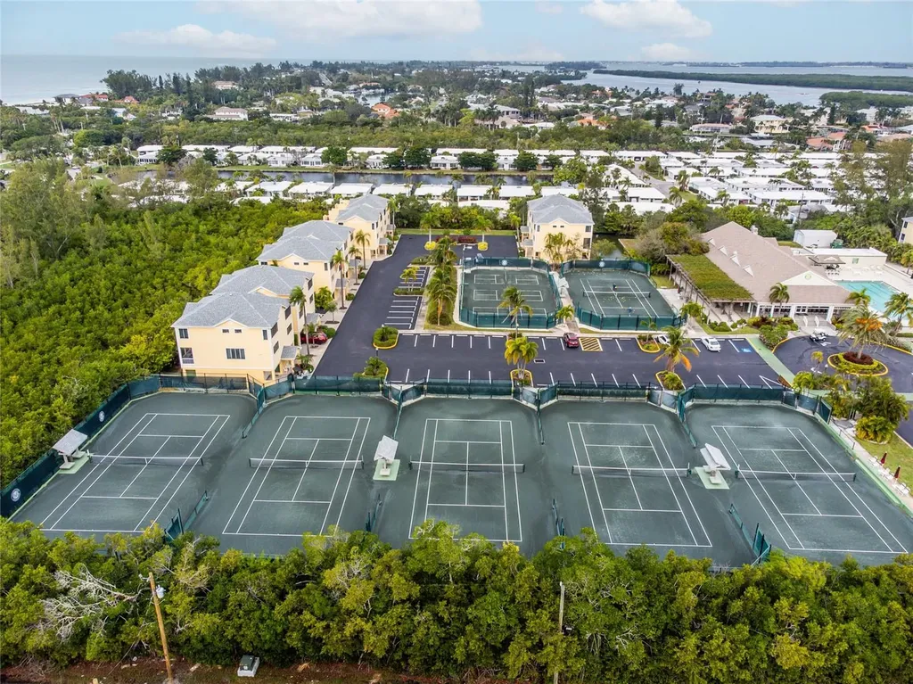 619 Cedars Court Longboat Key FL 34228