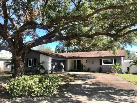 624 Almeda Court N St Petersburg FL 33702