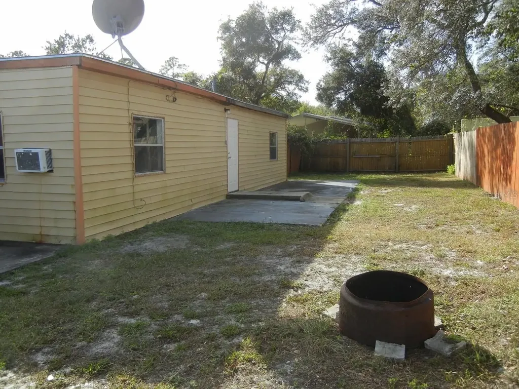 27945 Veva Avenue Paisley FL 32767